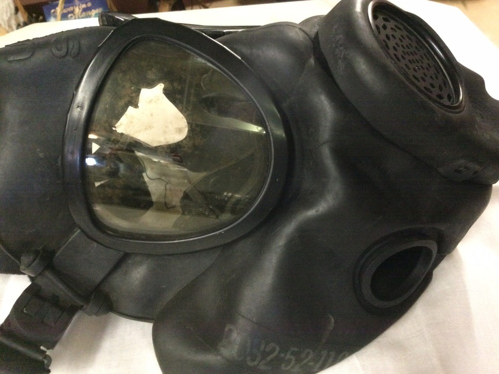 Vintage M17 Army Mask Size Medium