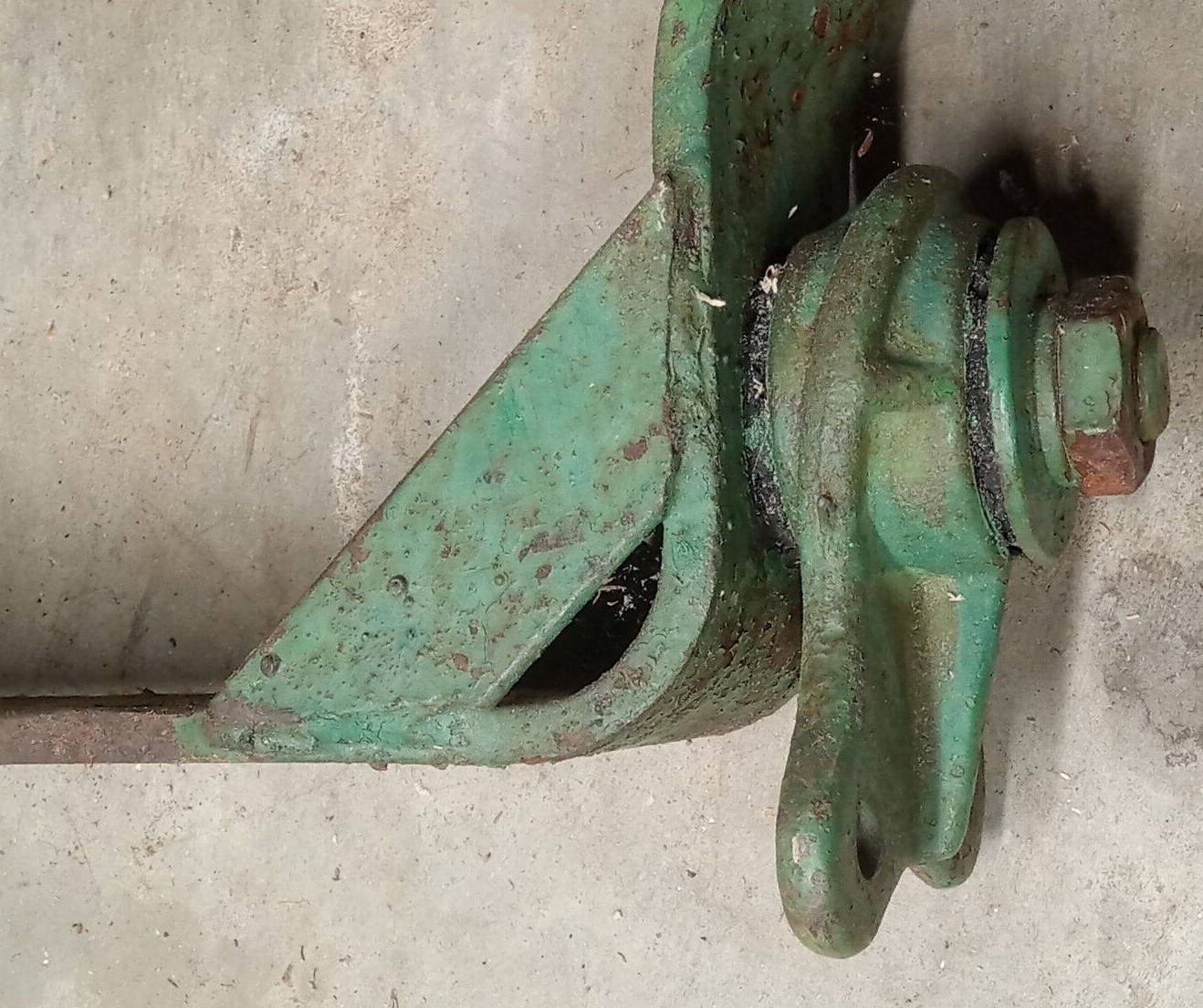 John Deere 40T mower bracket