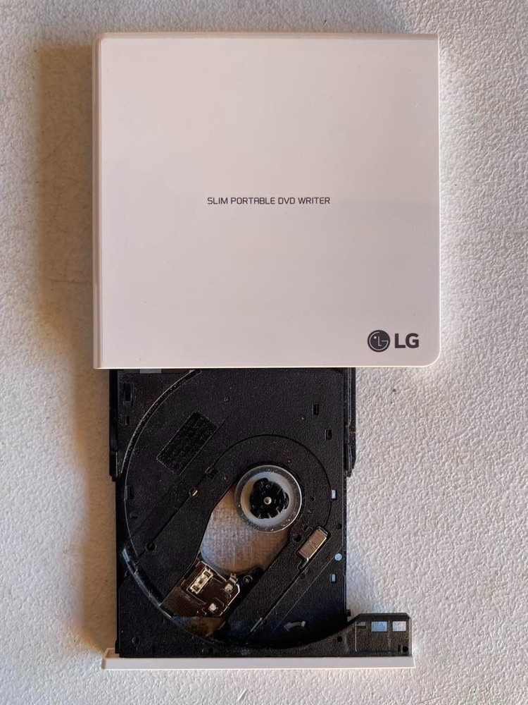 LG Electronics USB 3.0 Compatible Super-Multi Slim Portable DVD+/-RW