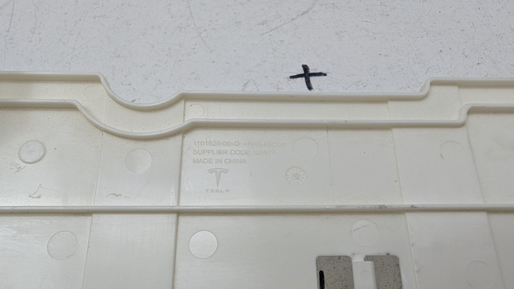 Tesla Model 3/Y High Voltage Battery Voltage Controller Bracket 1101626-00-D OEM