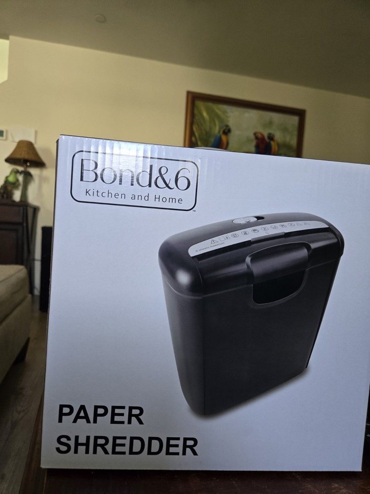 Bond & 6 Paper Shredder