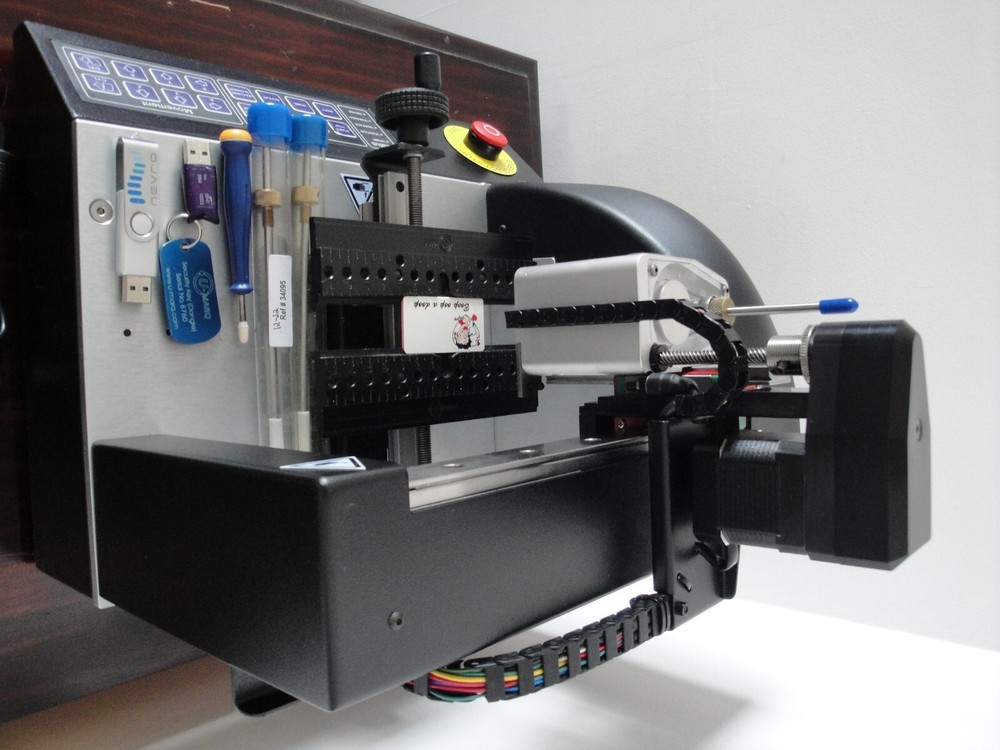 U-MARQ GEM-TX5 Engraving Machine