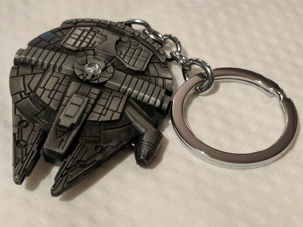 Awesome Star Wars Melennium Falcon Keychain
