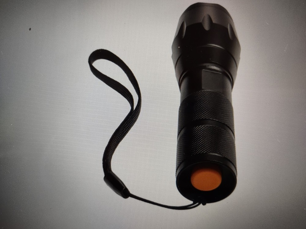 Super Bright Compact Durable Zoomable LED Tactical Flashlight