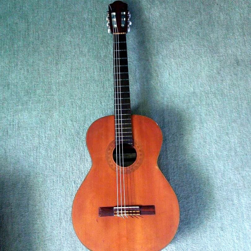 Classical Guitar with Hard Case Model Number 70