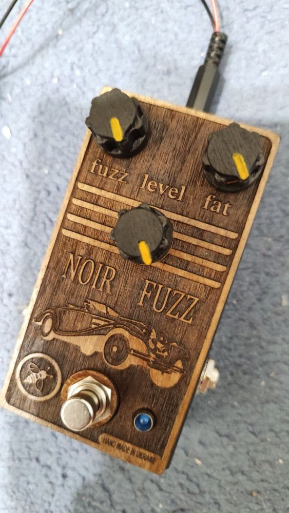 Noir germanium fuzz