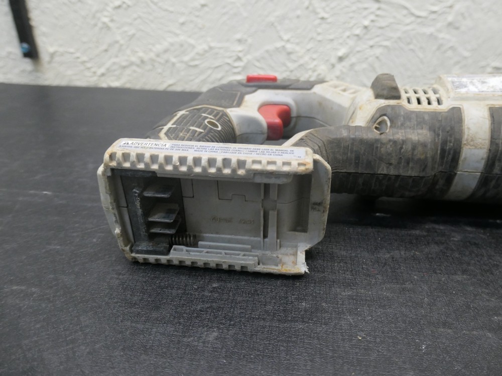 Porter Cable 20-Volt Variable Speed Cordless Reciprocating Saw PCC670-TOOL ONLY