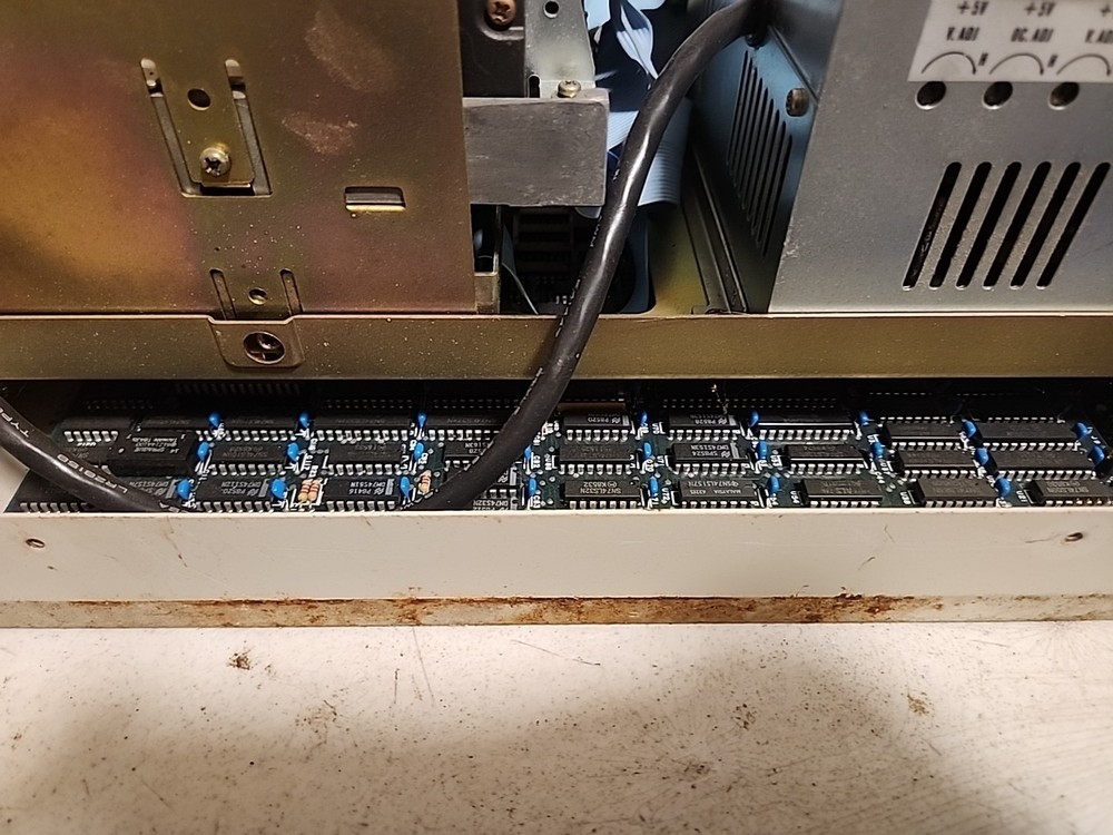 Vintage Desktop PC Leading Edge Model DC-2012 Computer Powers On