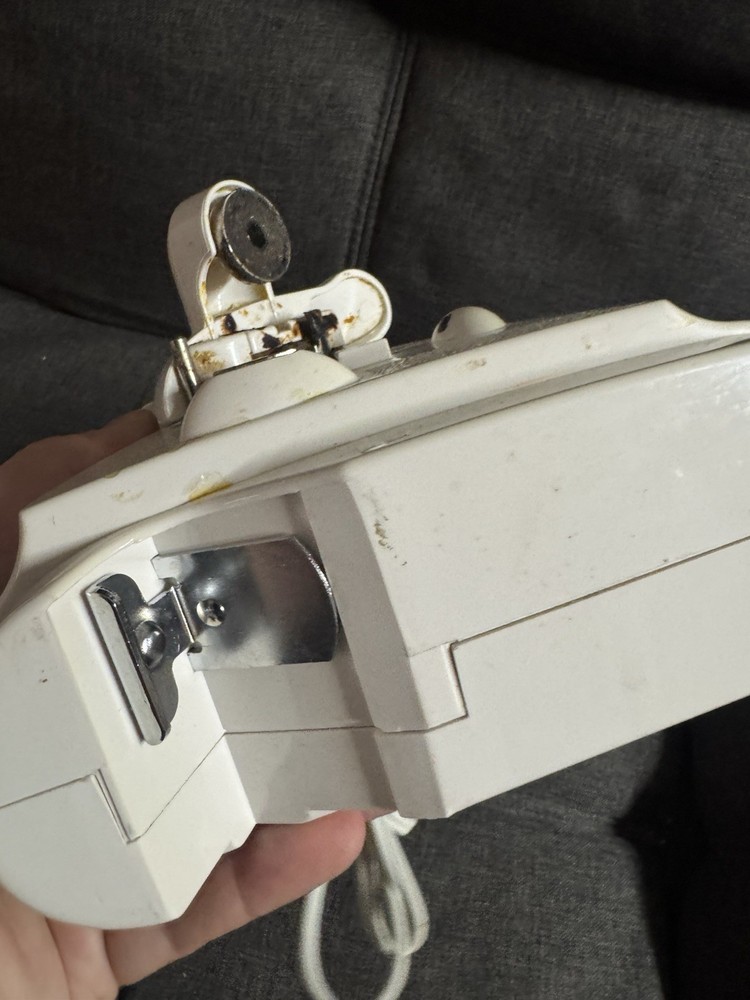 BLACK & DECKER Spacemaker Under Counter Can Opener White With Mounting Hardware