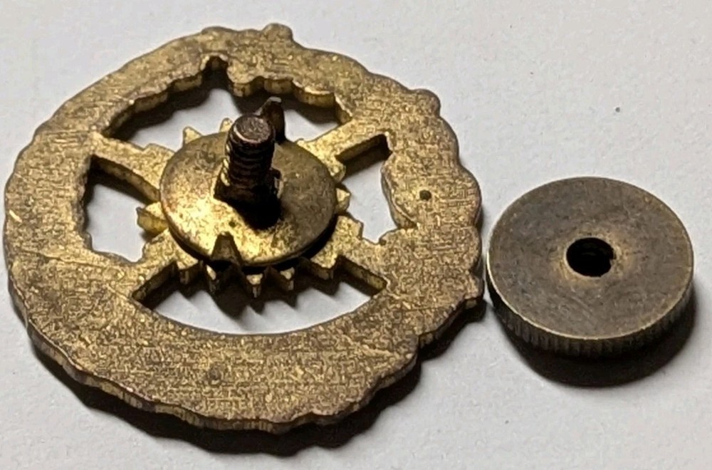 1930s WW2 13th Cavalry Regiment Unit Crest D.I. - Screw Back X