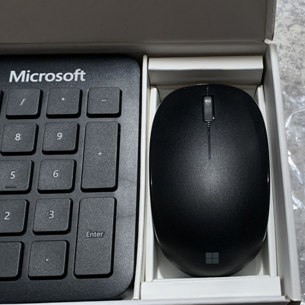 Microsoft Bluetooth Desktop Keyboard & Mouse Bundle Black QWERTY English