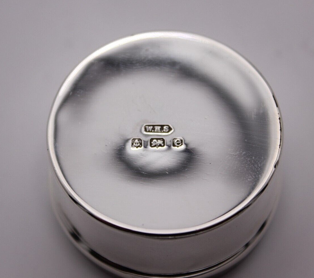 Sterling Silver pill / patch box 37 mm dia. Birmingham 1904