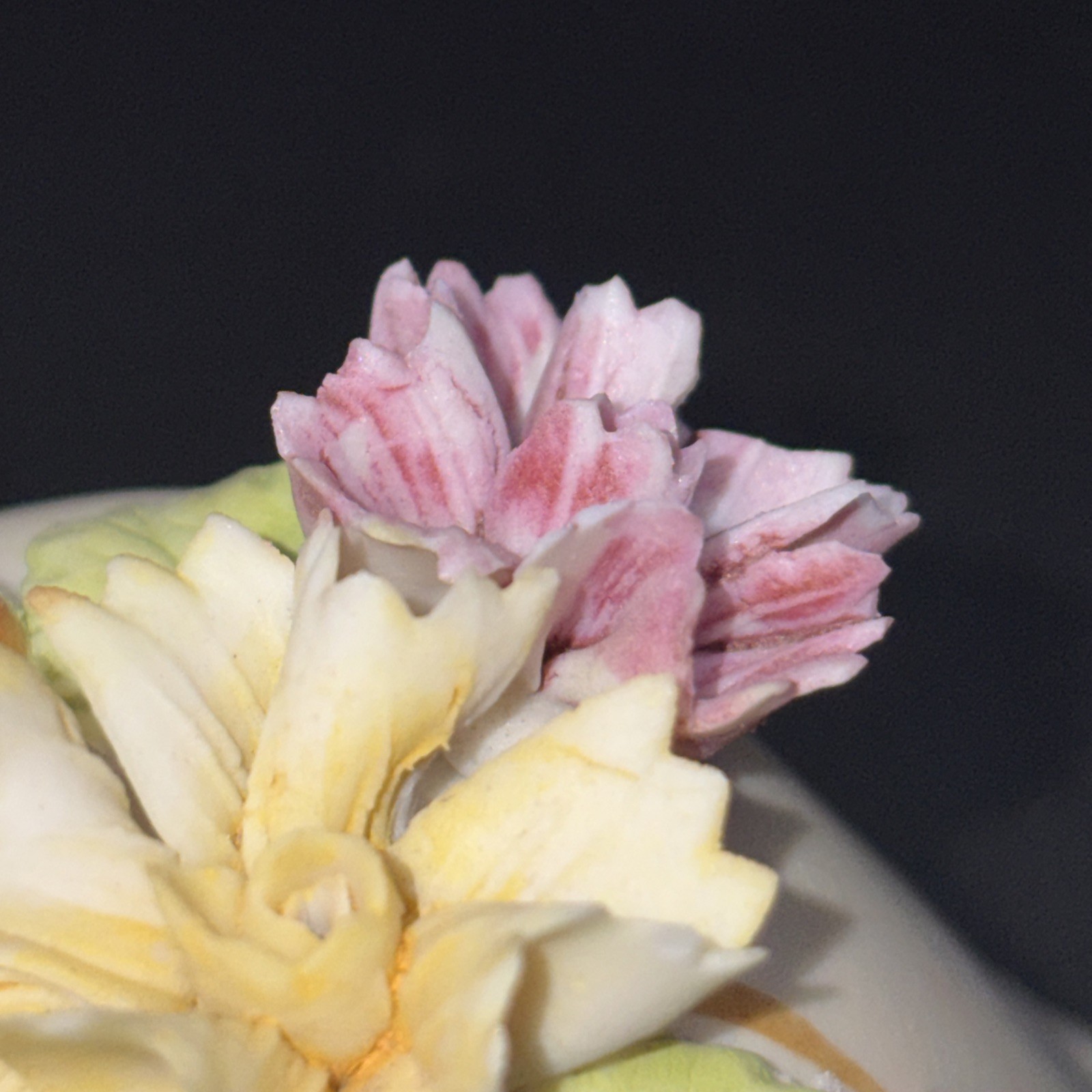 Vintage Arnart Copodimonte Style Mission Bell Off-White Porcelain Flowers MINT