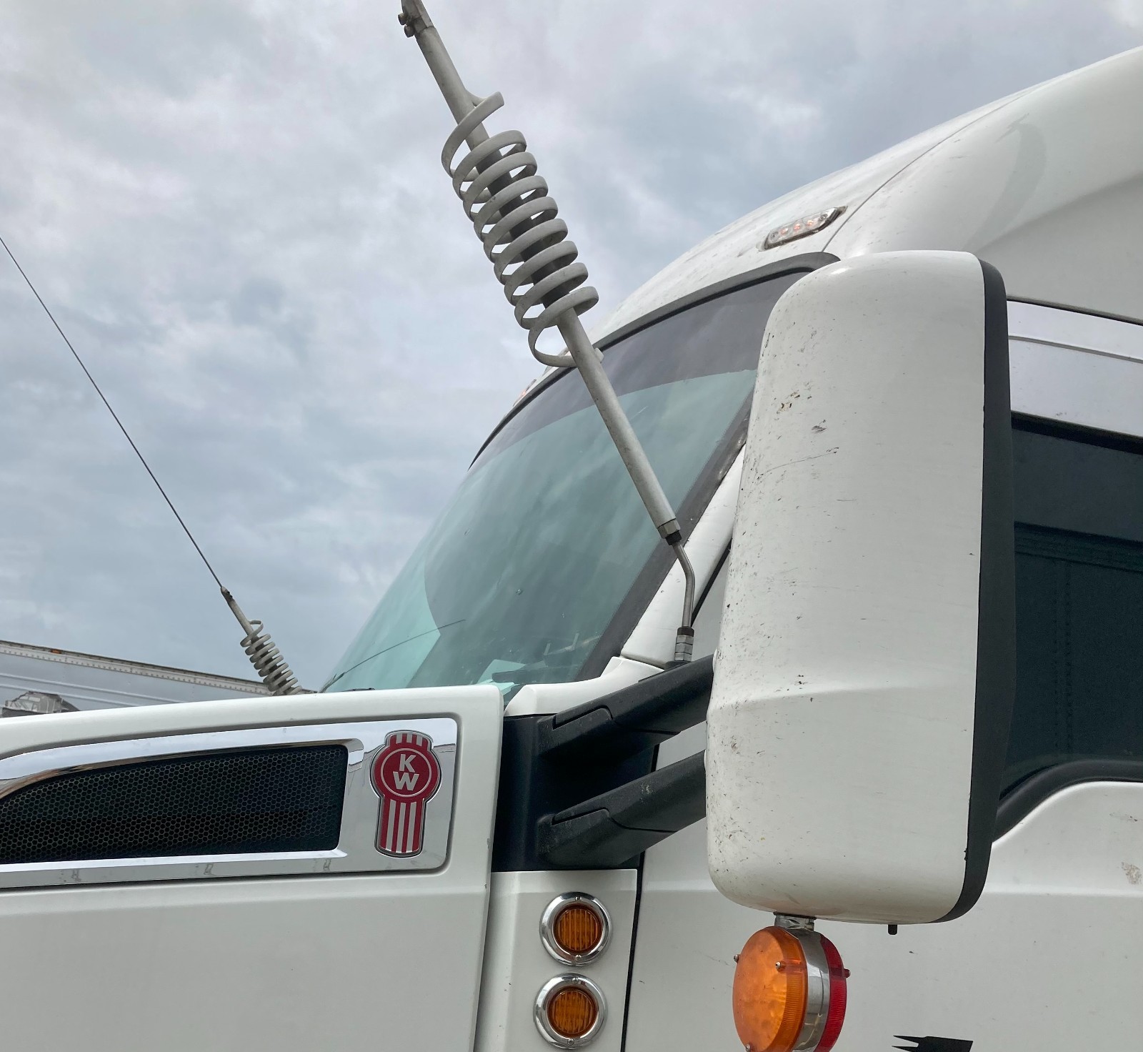 KENWORTH T680 Cb Radio Antenna BRACKET Cricket Style 45 degrees SS PAIR SET