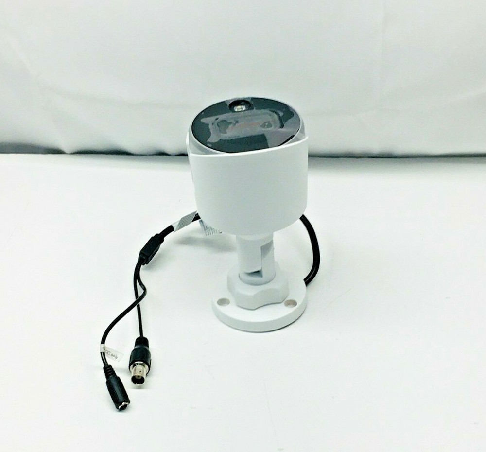 C882DA Series - Lorex 4K Active Deterrence Security Camera