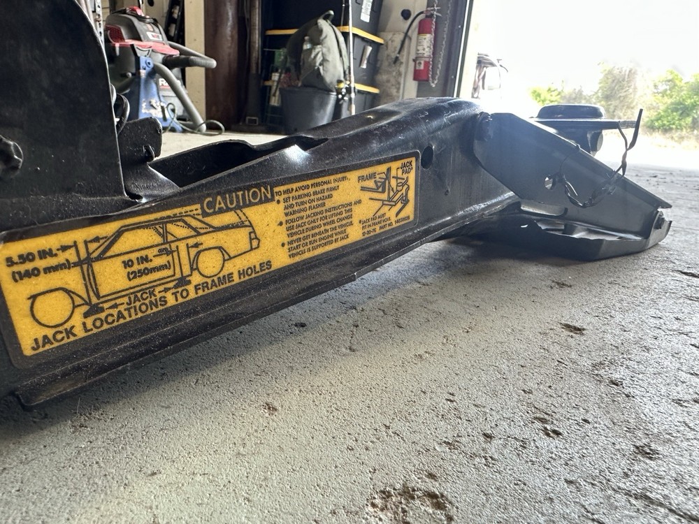 G Body Spare Tire Jack