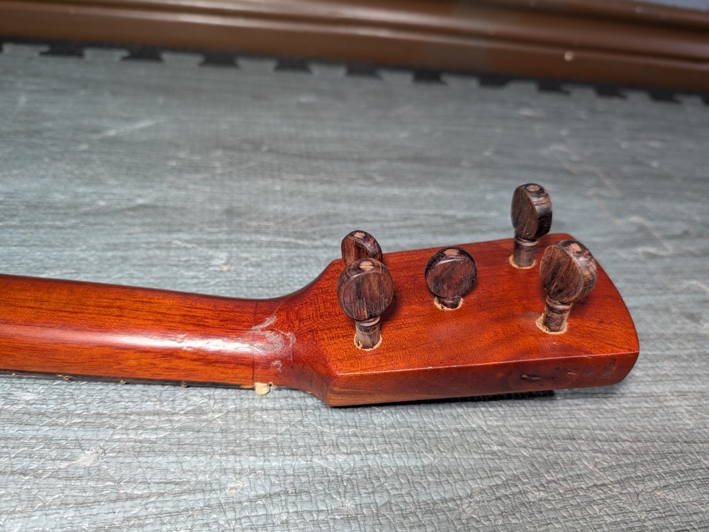 Jarana Huasteca de Cedro, Buzzing, Read Description