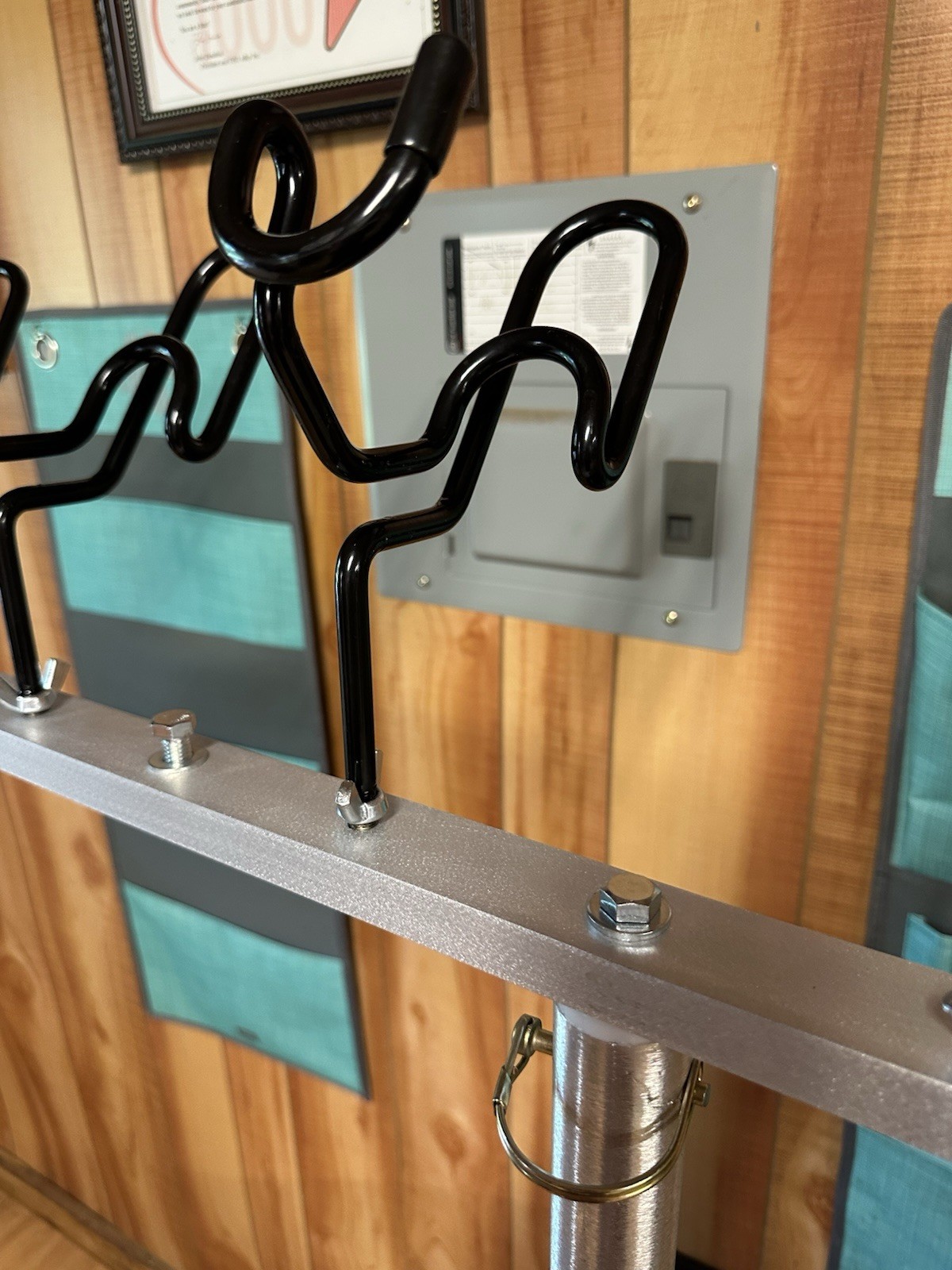 36 “ Heavy Duty T Bar With 22 “Post and 6 45 Degree Holders & 3/4 Drop In Post*