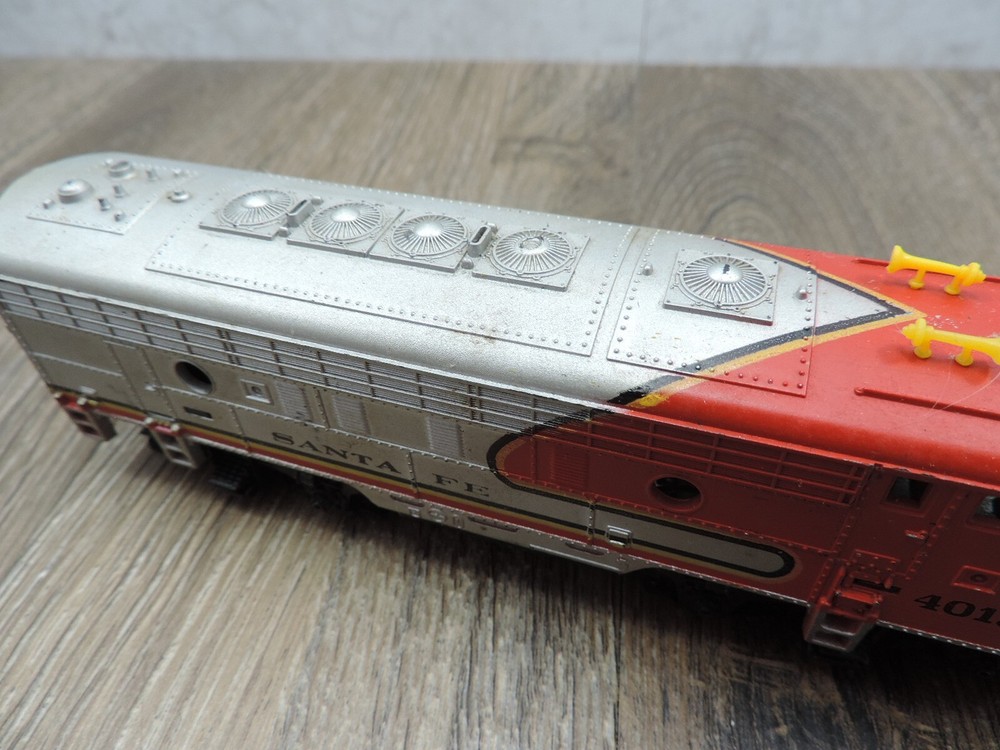 Tyco Santa Fe Engine 4015 HO Untested