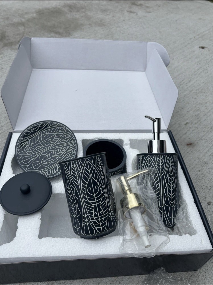 Virtune 5 Pc Bathroom Accessory Set