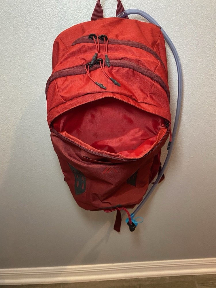 Quest Hydration Pack Backpack 2L Maroon Bag Hiking Pockets Water Bladder Hike