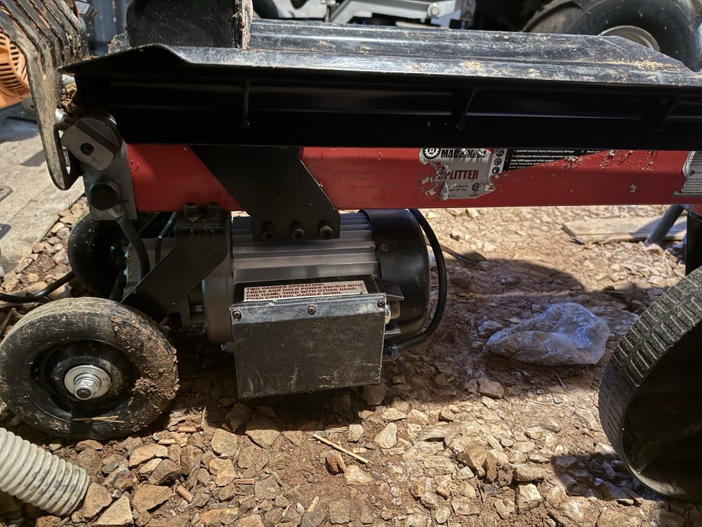 Central Machinery 5 Ton Log Splitter