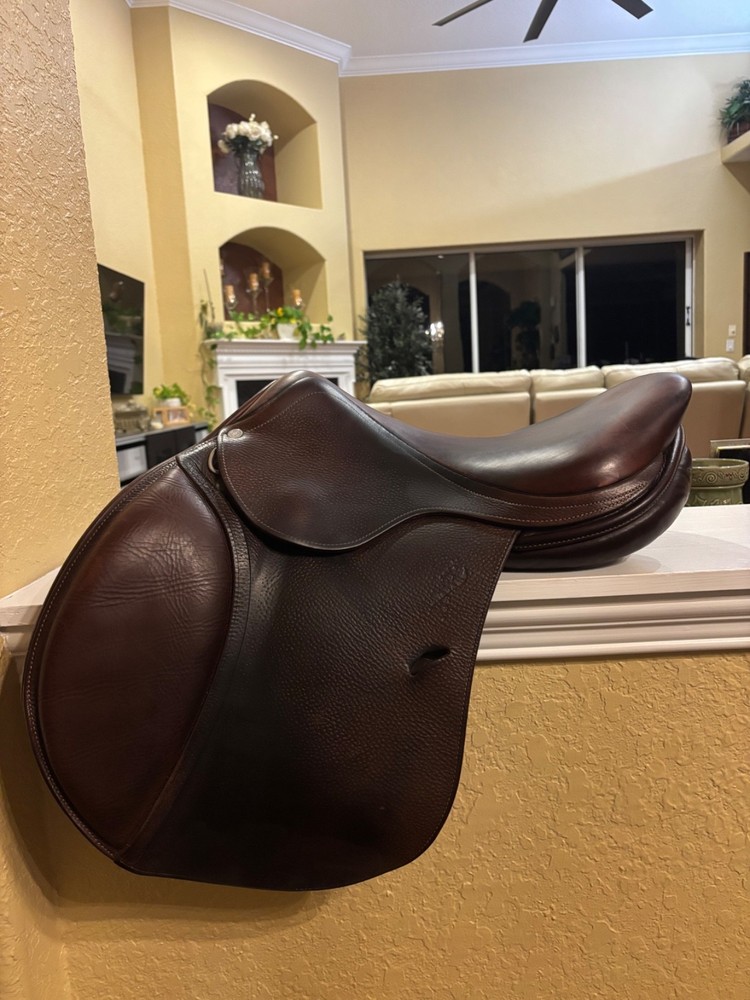 jumping saddle