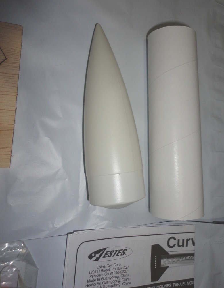 ESTES CURVILINEAR FLYING MODEL ROCKET KIT (3231) + RECOVERY WADDING~NEW,OPEN PKG