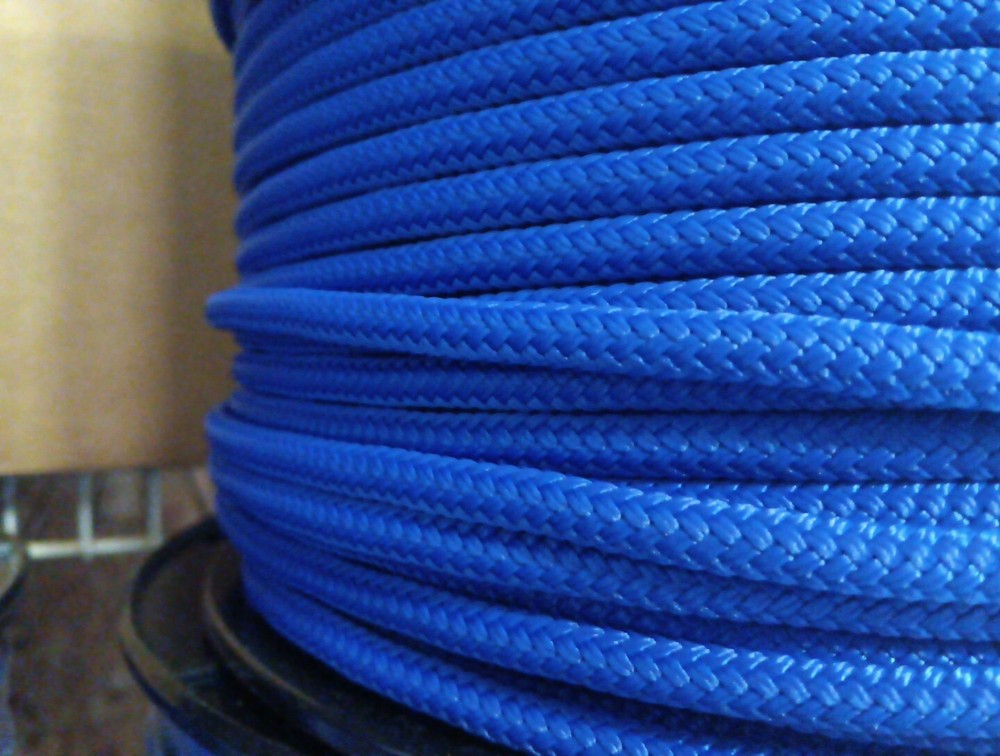 1/4 x 200 ft. Double Braid-Yacht Braid polyester rope. Marine Blue