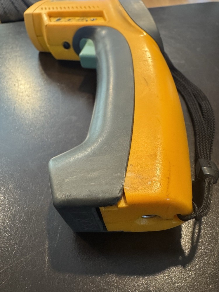 FLUKE 66 IR THERMOMETER Tested Working