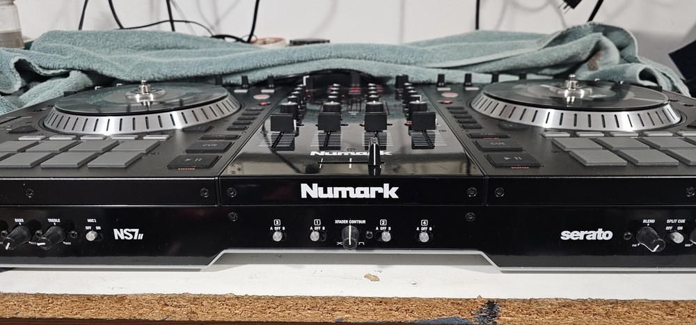 Numark NS7II Digital DJ Controller