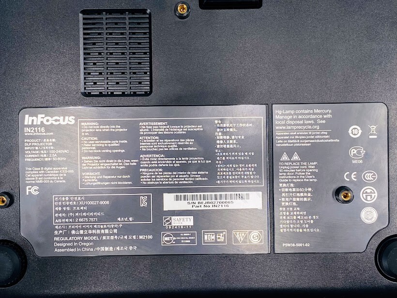 InFocus IN2116 DLP Projector