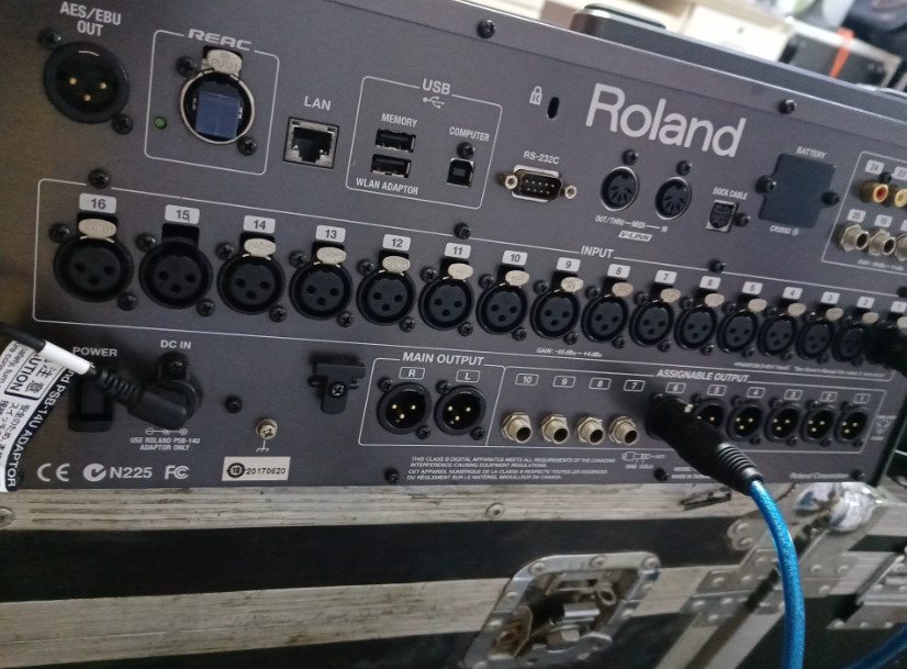 1pcs Roland M-200i Mixing Console