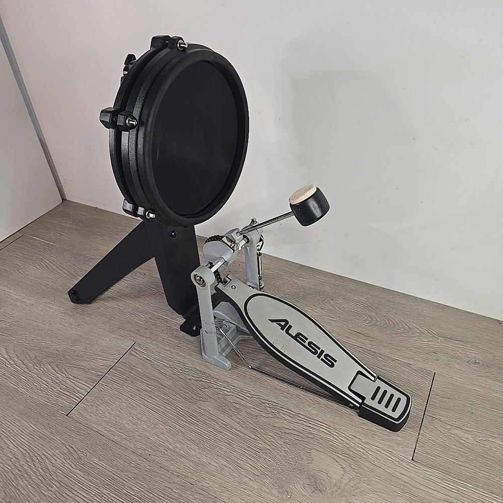 Alesis Kick Drum Pad & Pedal Nitro Electronic.