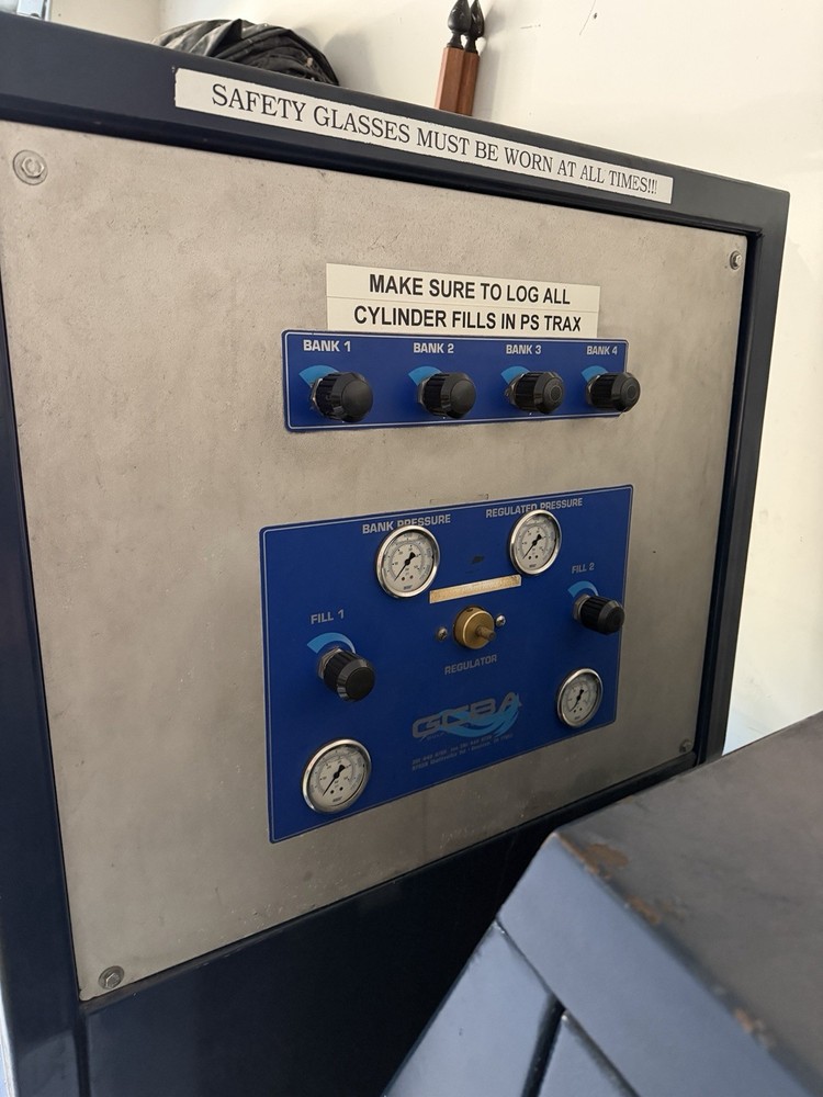 Bauer Mini Verticus GI 120V-E3/460V Compressors 2008