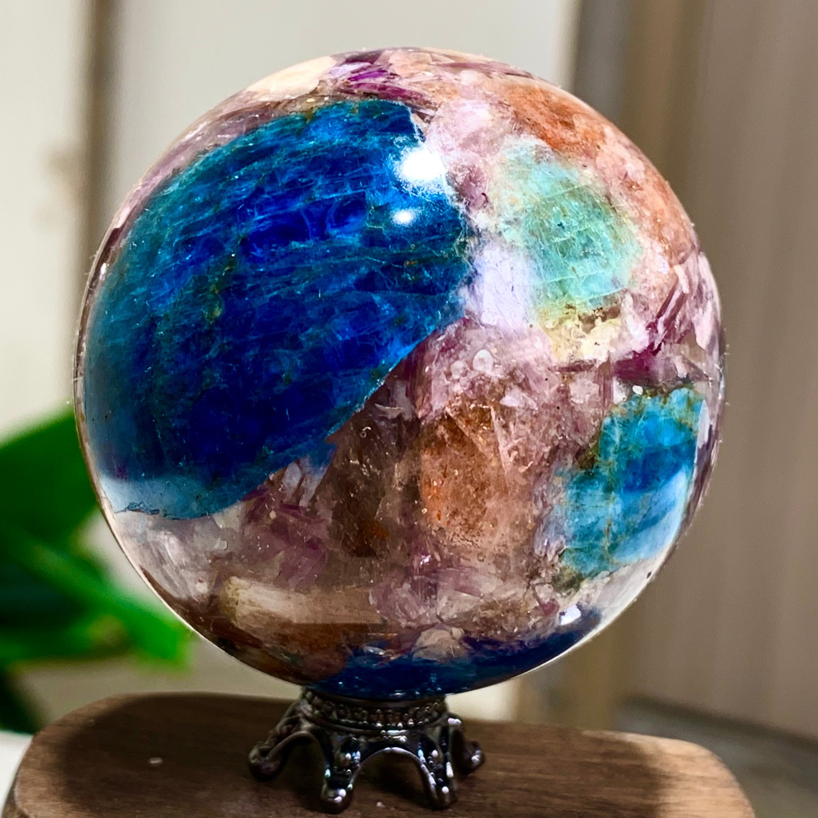 156G Natural Blue Aptite +Sun Stone purple lepidolite Sphere mineral sample