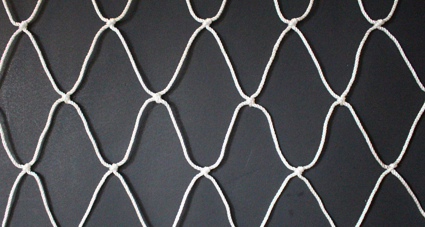 13’x 10' HORSE HAY NYLON EXTRA HEAVY DUTY NYLON 4 M.M. NETTING 4" MESH #48