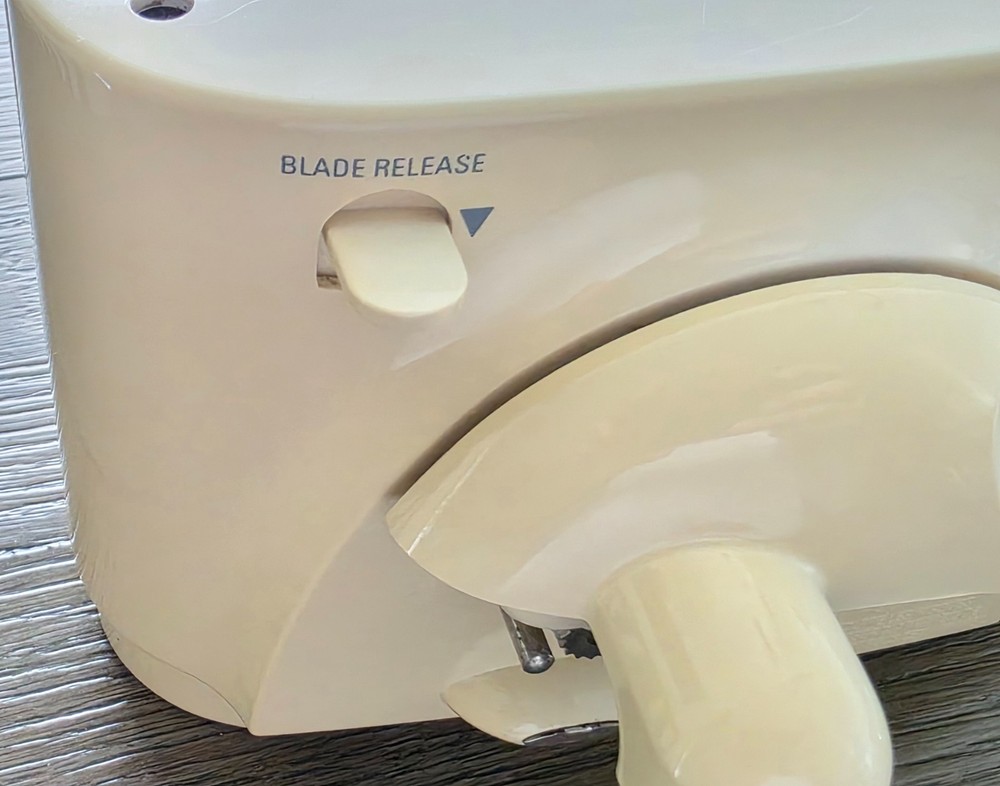 BLACK & DECKER SpaceMaker EC85 Can Opener with Mounting Hardware - Tested