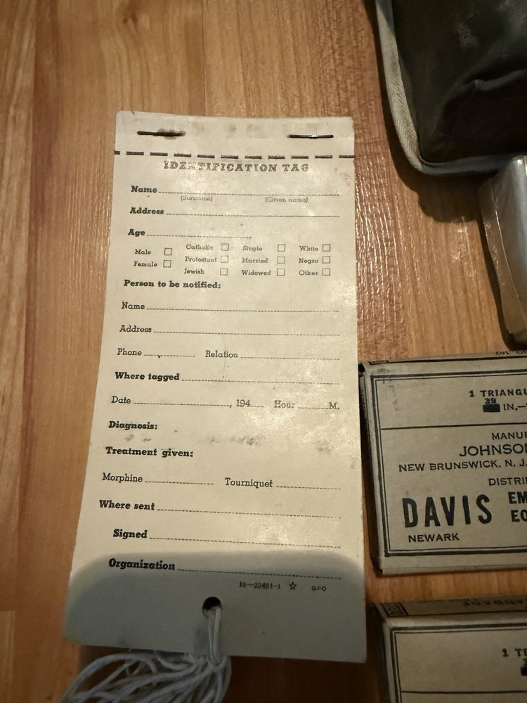 WW2 Medical First Aid Pack