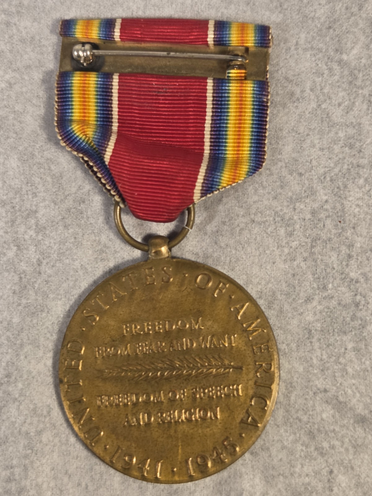 Lot of 7 WW2 US Army Military Medals and Pins