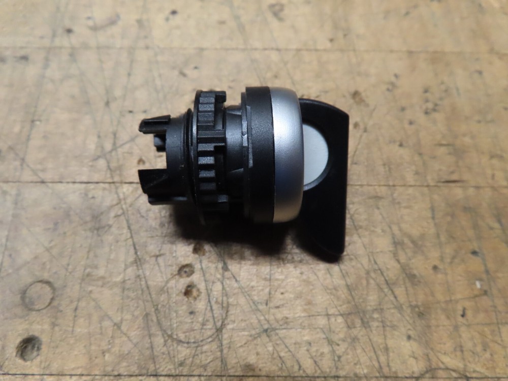 BACO (L21KQ03?) (L21ML30?) 3 position selector switch (@D33)