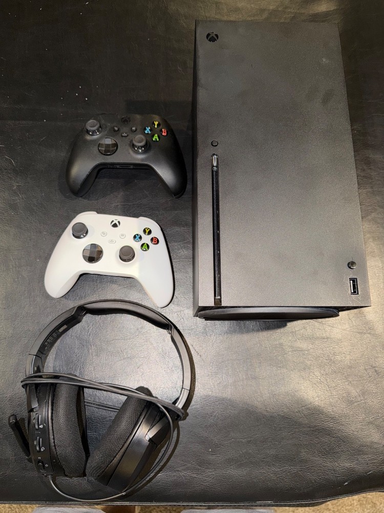 Microsoft Xbox Series X 1TB - Black - W/ two controllers & turtle beach headset