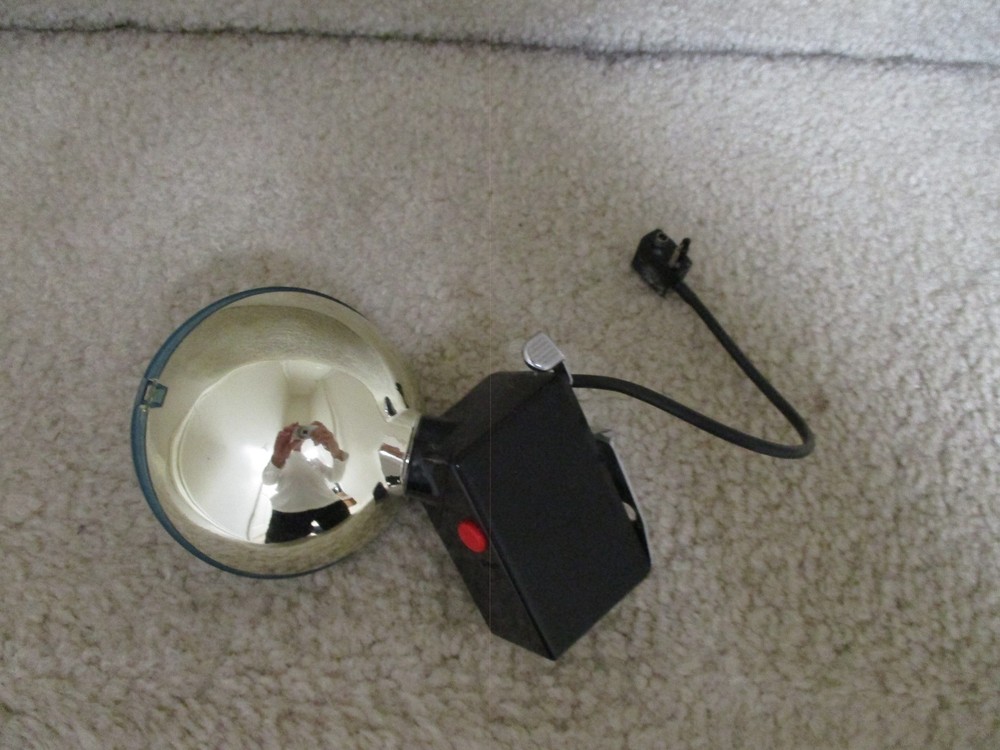 Polaroid Model 268 Flash-Vintage, Clean, Cheap