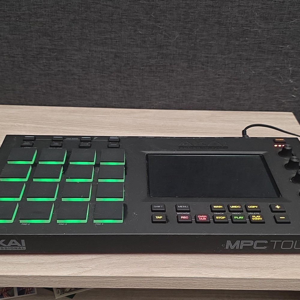 Akai Professional MPC Touch Sampler & Sequencer, 16 Pads, Touchscreen, Black