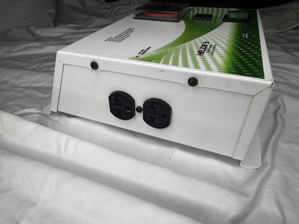 Titan Controls Helios 3 - 4 Light 240Volt Controller W/Timer