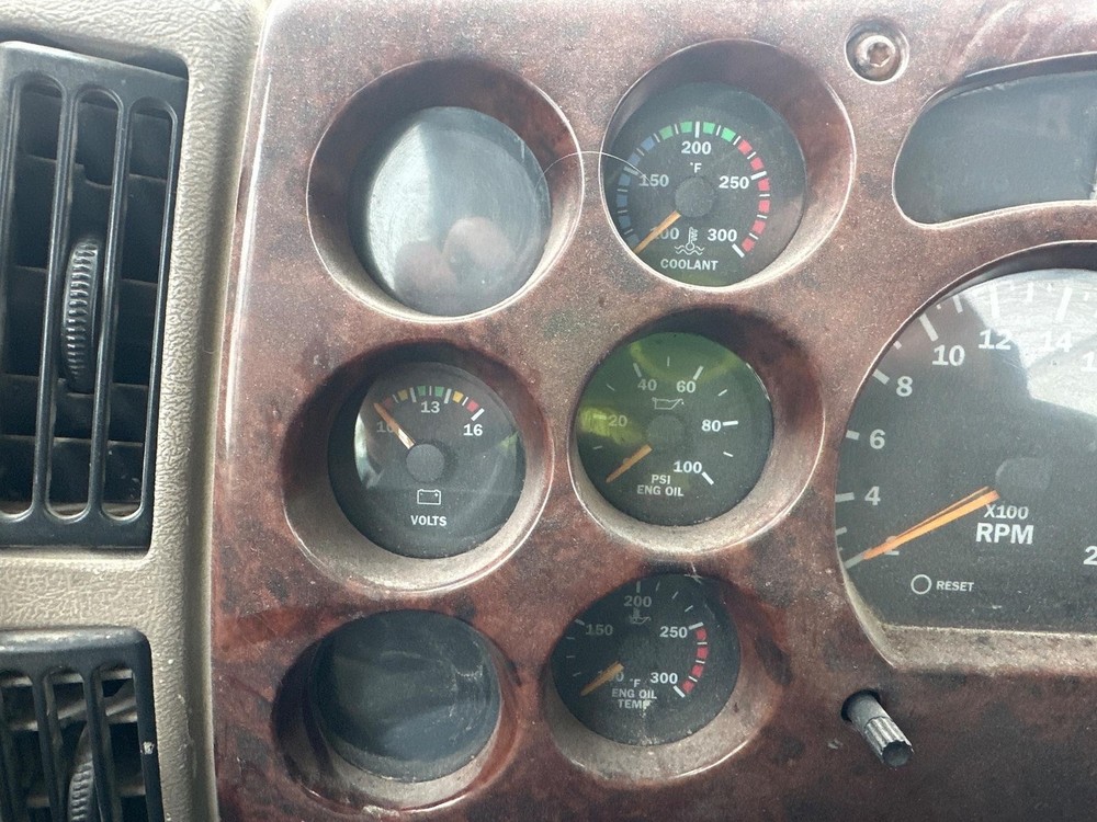 2001-2004 Mack CH600 Speedometer Instrument Cluster - Used