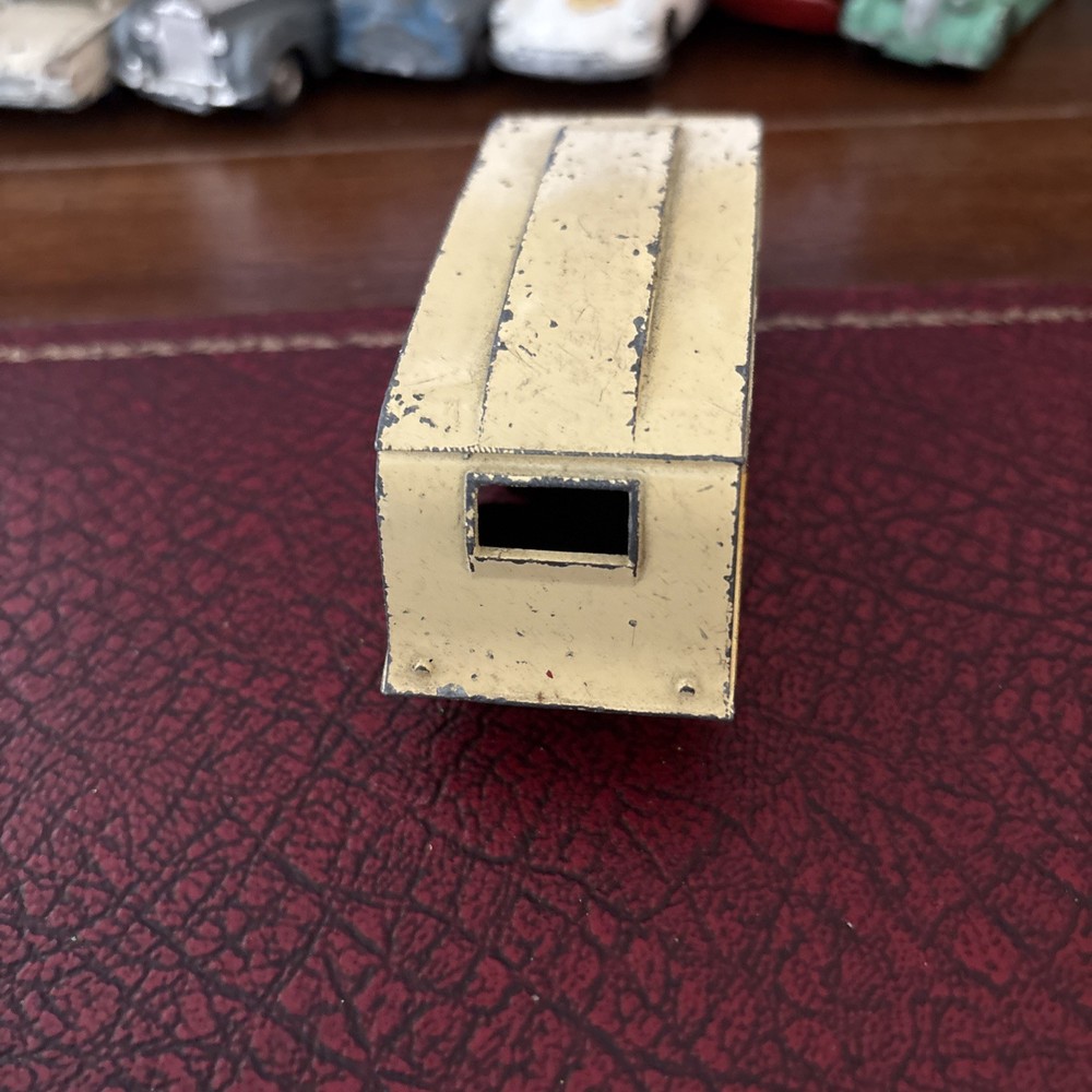 Dinky CARAVAN ( yellow/cream)
