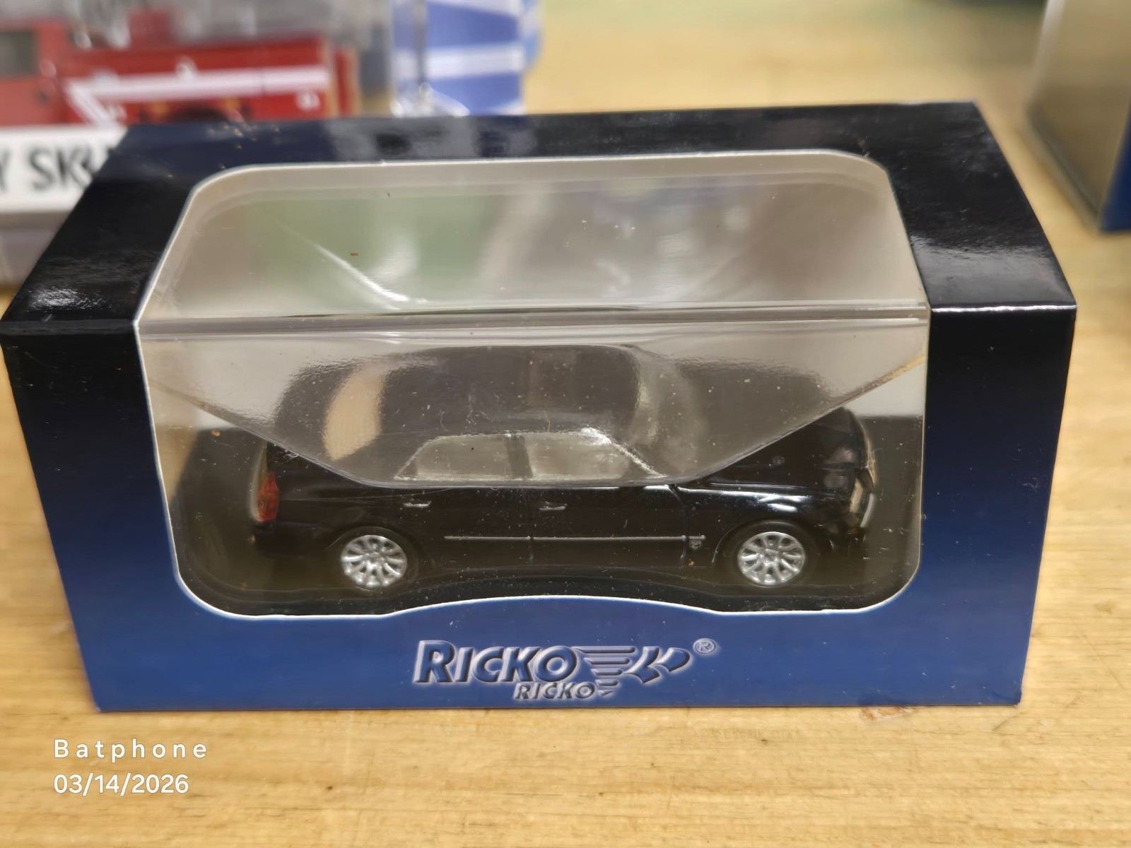 HO Scale 1/87 Black Ricko 2007 Chrysler 300C Sedan   Ready to Run - Nice