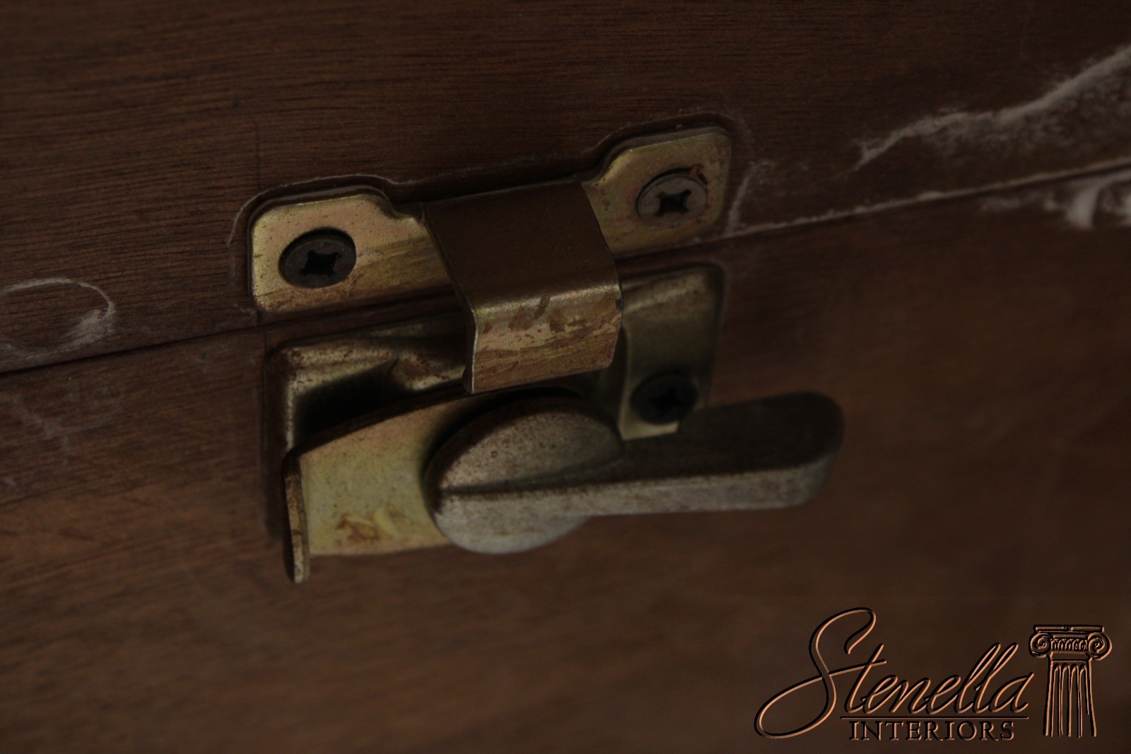 L72025: HENREDON Mahogany Double Pedestal Inlaid Dining Table