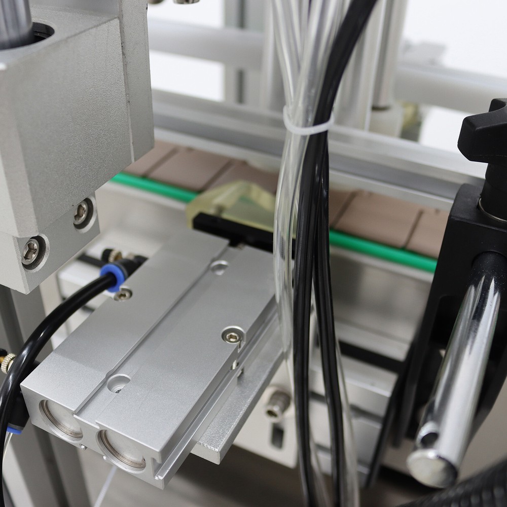 110V Automatic Desktop Chain Conveyor Table Capping Machine Φ2.63"-4" Bottle Cap